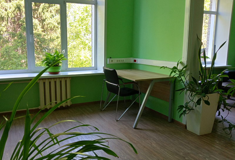 Читальный зал библиотеки ИМ СО РАН