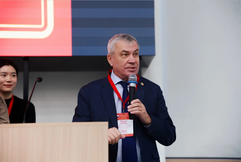 Ректор НГУ М. Федорук